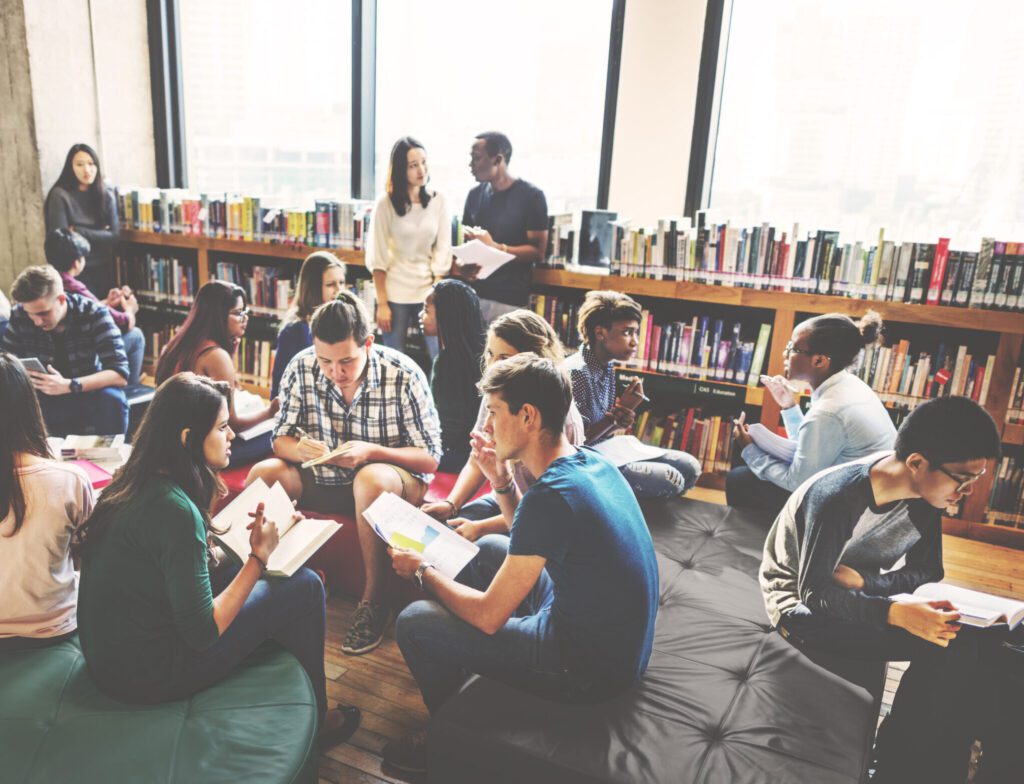 (c) Shutterstock / Rawpixel (403848226)